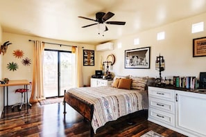 2 bedrooms, desk, iron/ironing board, travel crib