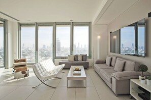 TV - Luxury 2BR in Frishman Tower SAFE ROOM ({{addressCityy}})