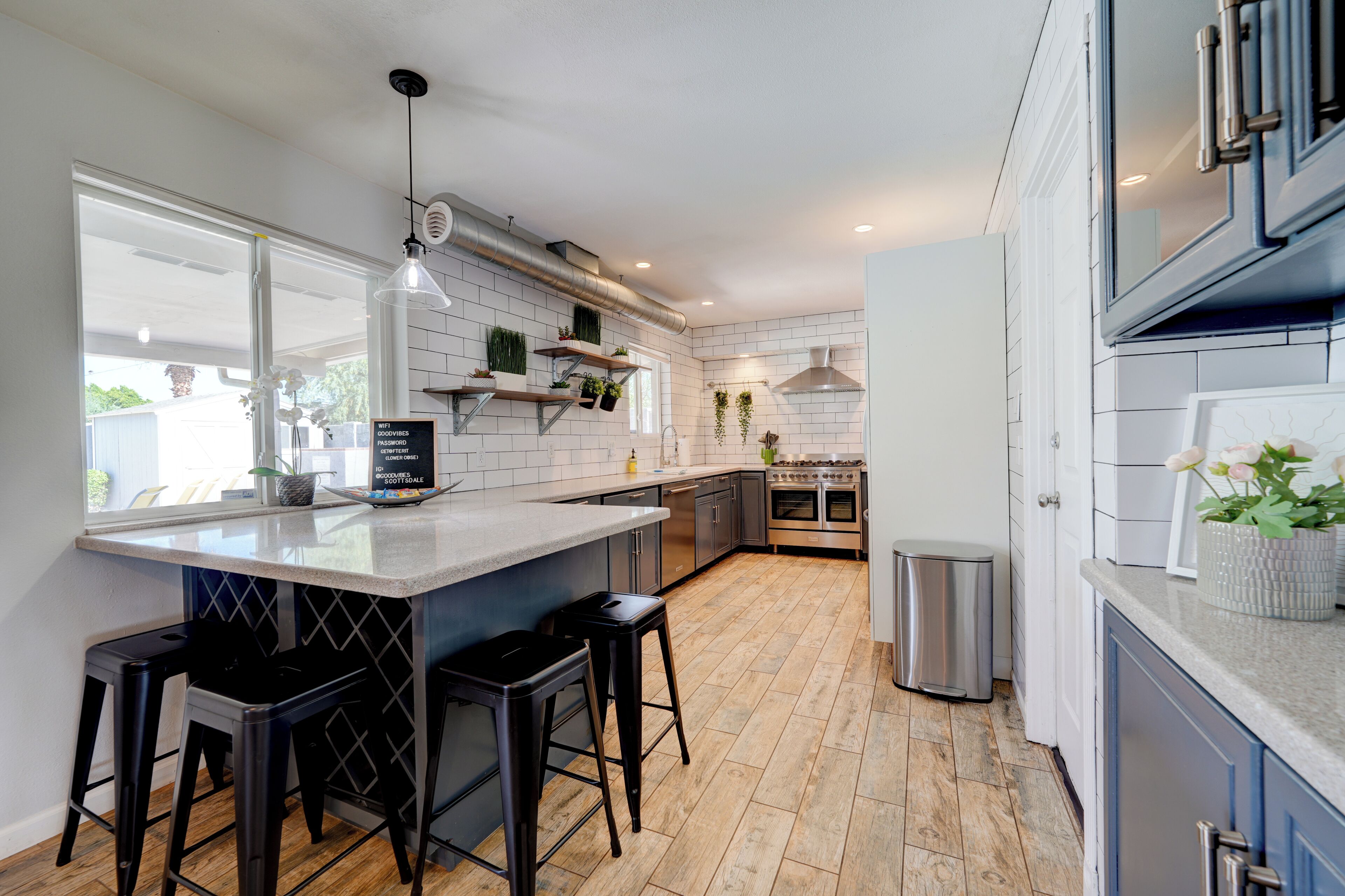 雪櫃、微波爐、焗爐、爐具