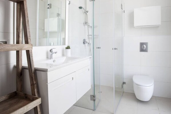 Chuveiro, secador de cabelo