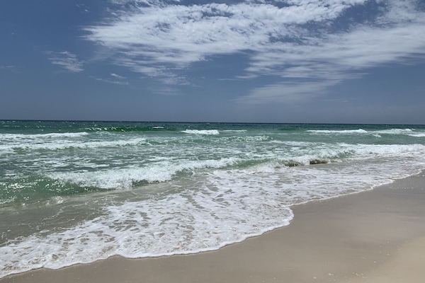 In StrandnĂ€he, weiĂer Sandstrand