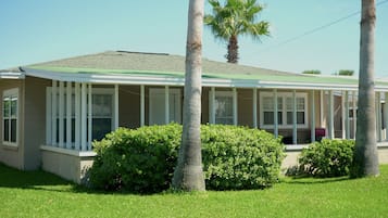 Family Cottage, 2 Bedrooms, Non Smoking, Patio | Terrace/patio