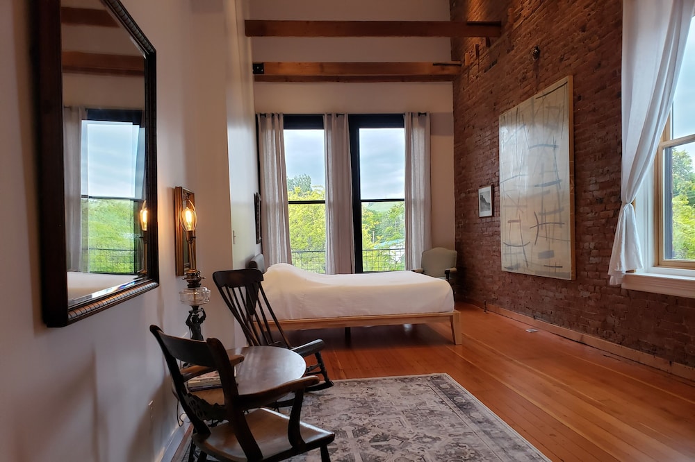 The Royal Block - Room 4