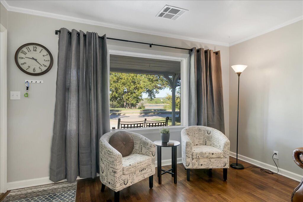 Walking Distance to Riverside trail, Gathering Place/Discovery Lab