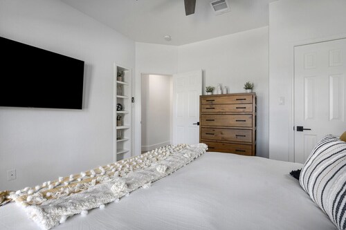 Luxury Ranch Retreat Pool, Sleeps 18