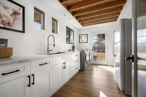 Luxury Ranch Retreat Pool, Sleeps 18