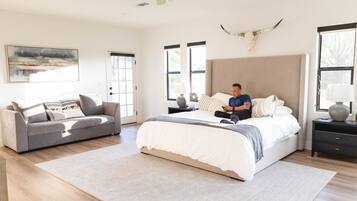 5 bedrooms, iron/ironing board, WiFi (free), bed sheets