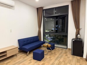 高级三人房 | 埃及棉床单、高档床上用品、迷你吧、特色装修