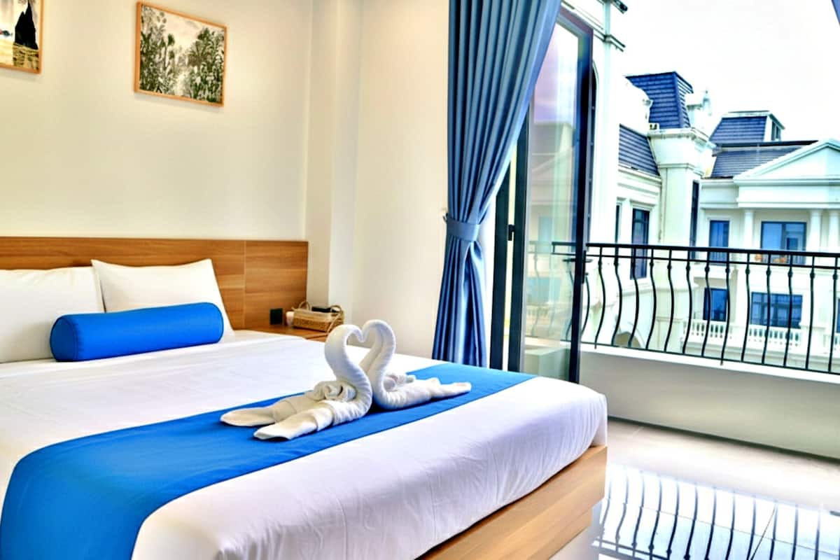 Deluxe Double Room | Egyptian cotton sheets, premium bedding, minibar, individually decorated