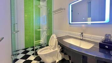 Superior Double or Twin Room | Bathroom