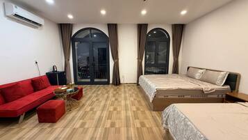 Superior-Dreibettzimmer | Bettwäsche aus ägyptischer Baumwolle, hochwertige Bettwaren, Minibar