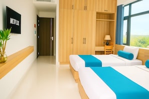 Superior driepersoonskamer | Lakens van Egyptisch katoen, luxe beddengoed, een minibar