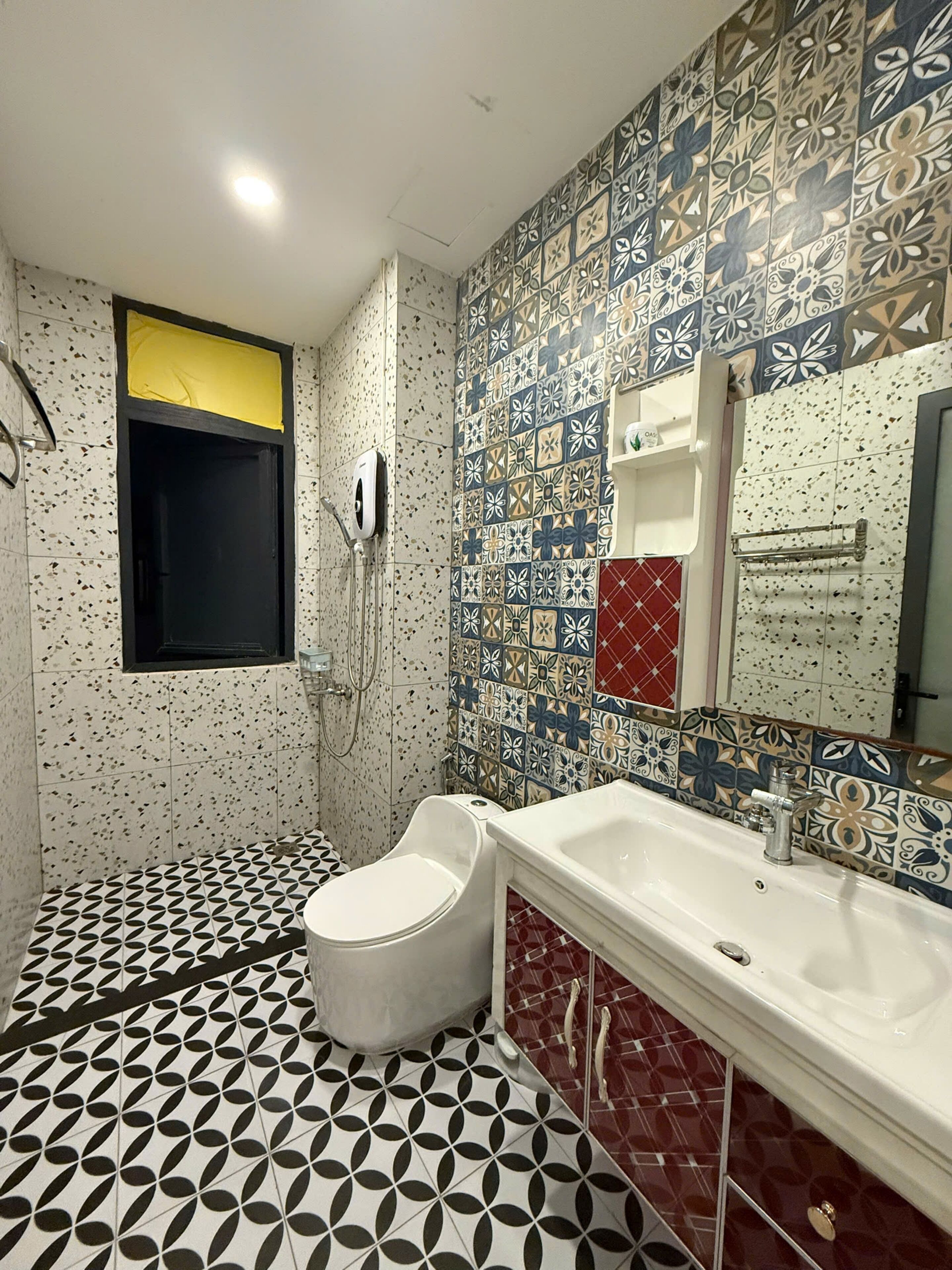 Superior Triple Room | Bathroom | Shower, hydromassage showerhead, designer toiletries, hair dryer