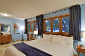 4 dormitoris, escriptori, planxa i posts de planxar i wifi 