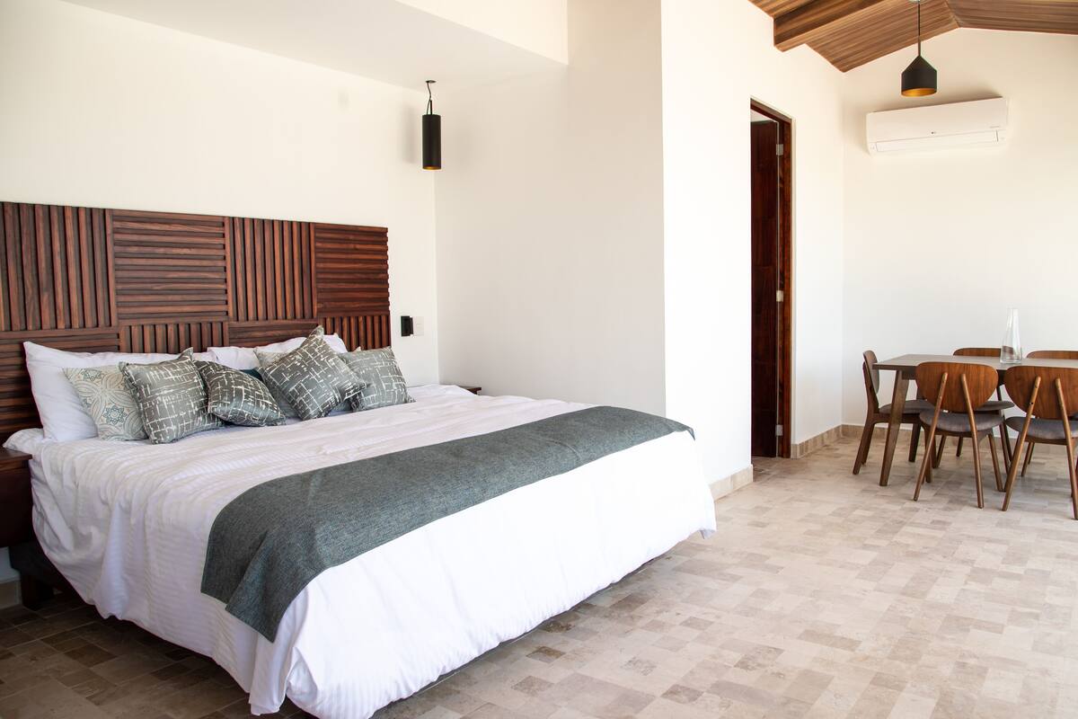 Family Apartment, 3 Bedrooms, Private Pool, Garden View | Egyptian cotton sheets, premium bedding, down comforters, pillowtop beds