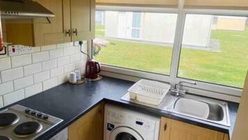 冰箱、微波炉、烤箱、炉灶