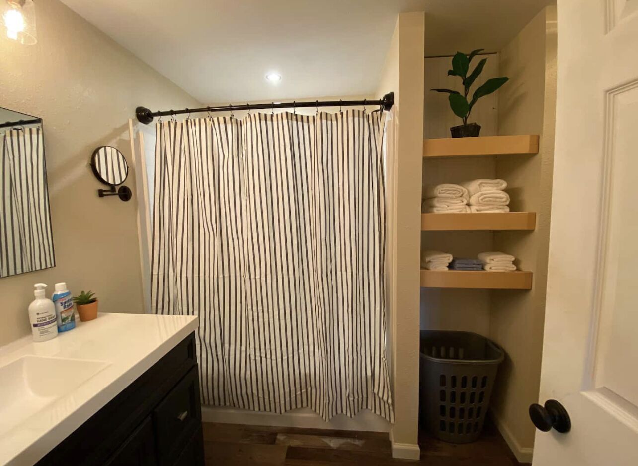 Combined shower/tub, soap, toilet paper