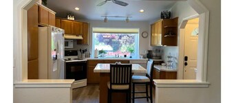 Cheerful 3-Bedroom home in Central Point