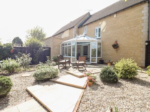 Exterior - Oakmead (Moreton-in-Marsh)