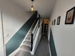 Interior - Smart 6 Bed House -Wifi -Yard -Nr Bus Stop & Train (Gateshead)