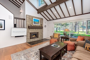 Interior - MEAD75 - Updated Home with AC, Bikes, Pet-Friendly (Sunriver)