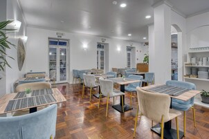 供应晚餐，海景