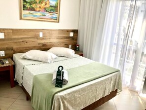 In-room safe, individually decorated, laptop workspace, blackout drapes - HOTEL APPEL (Santa Maria)