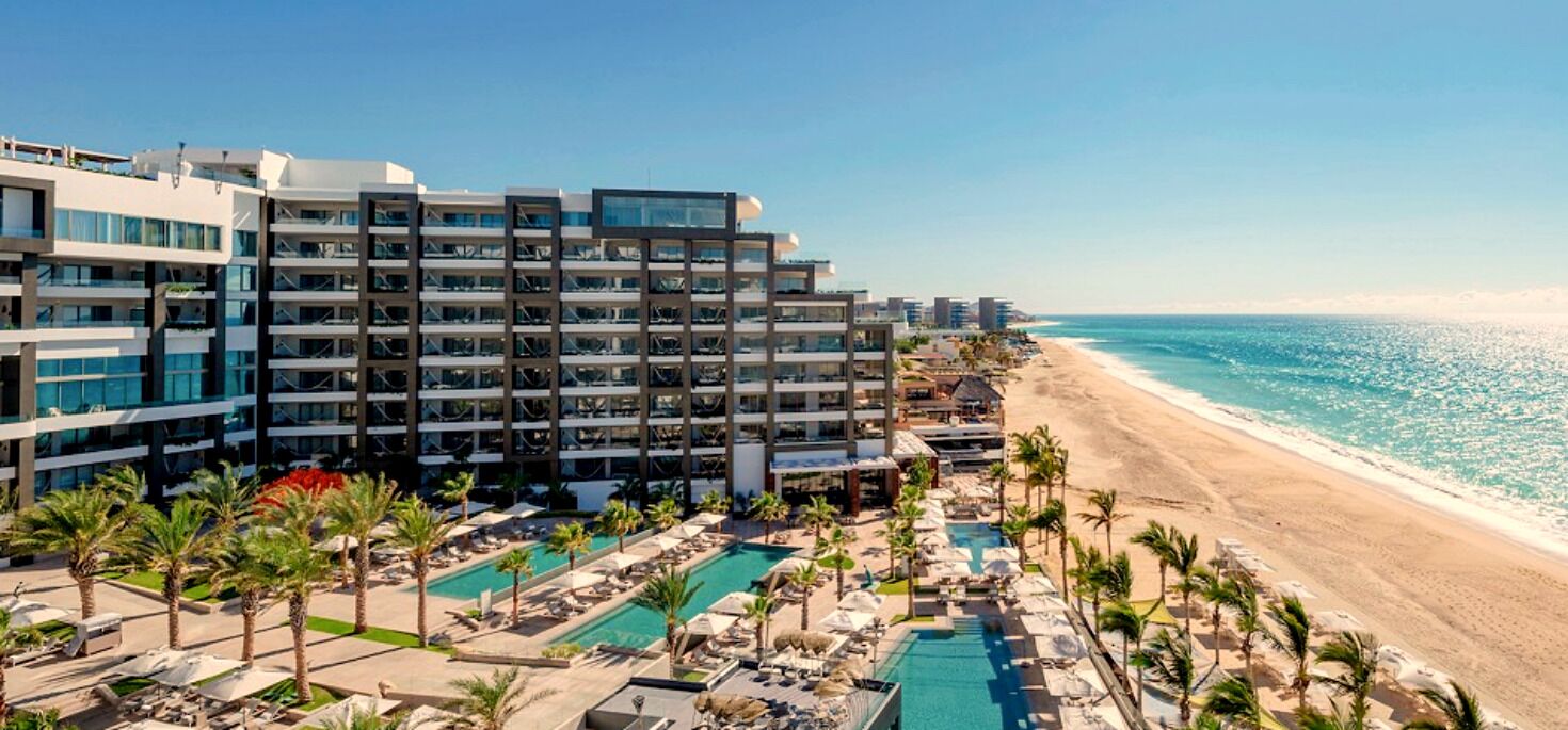 Luxury Junior Suite on 5 Diamond Resort with Ocean View