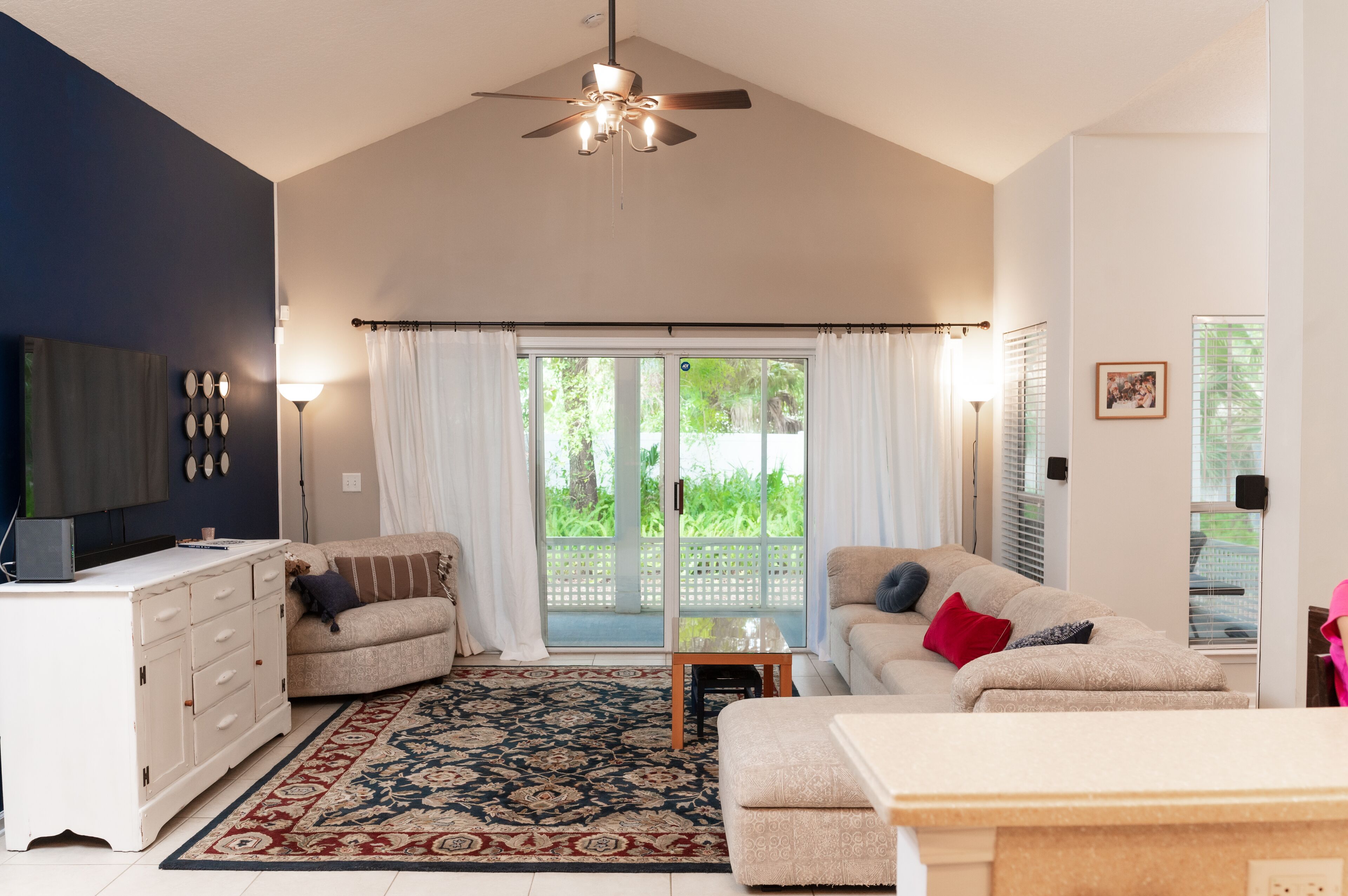 Lovely 3 bedroom 3 bath beach home on cul-de-sac