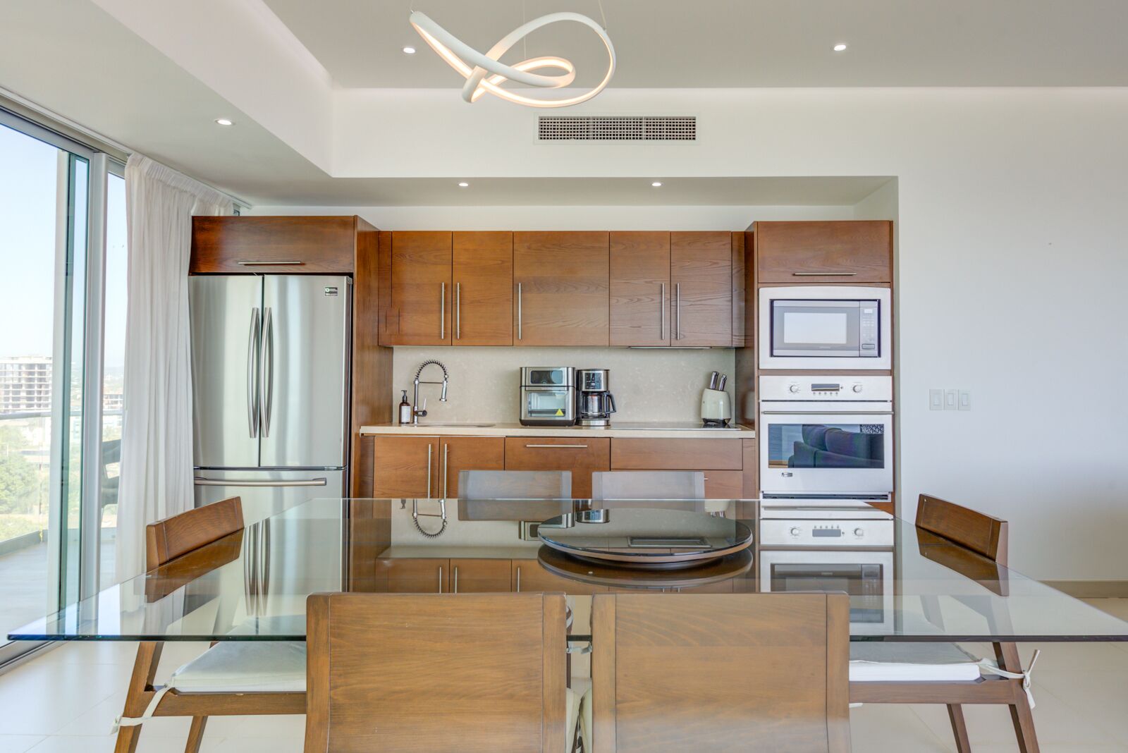 Icon Tower 1-1002 Stunning Ocean Views, 2 Bedrooms 2 bath