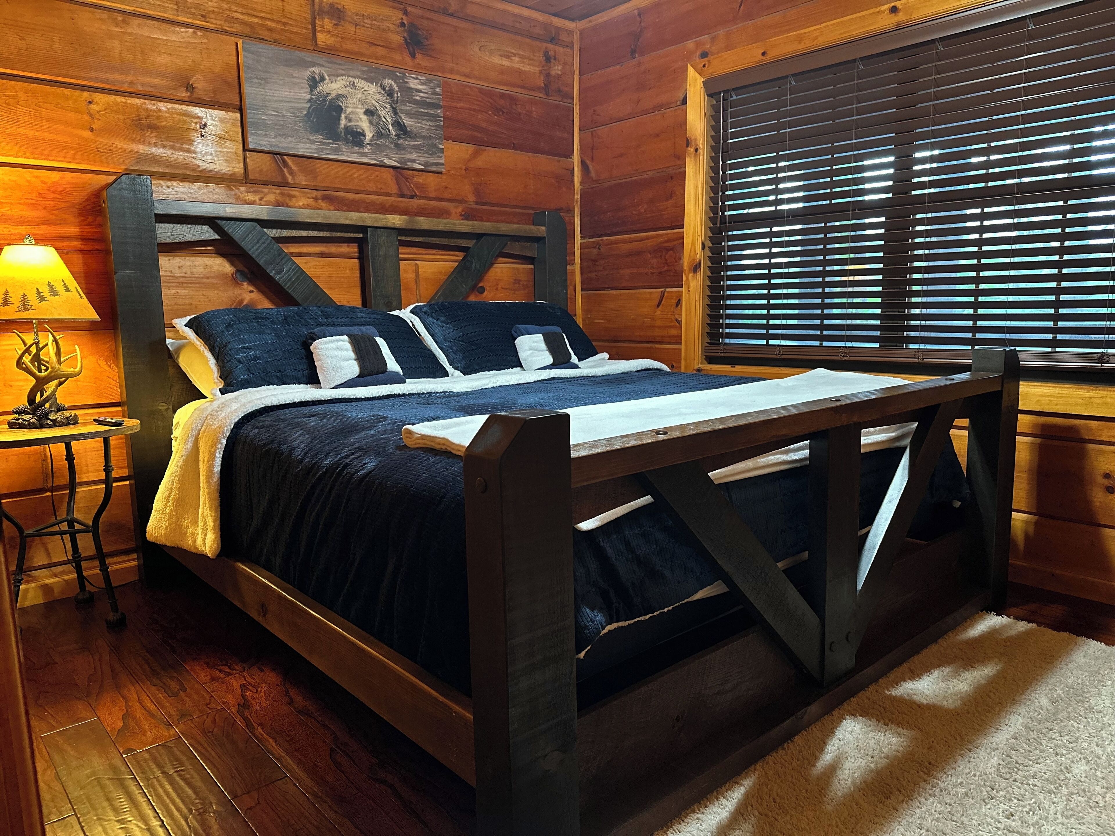 ⭐️ Mountain Escape with Hot Tub and Game Table - Bring Your Pup! ⭐️ 