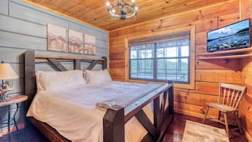 2 makuuhuonetta, silitysrauta/-lauta, ilmainen Wi-Fi, vuodevaatteet