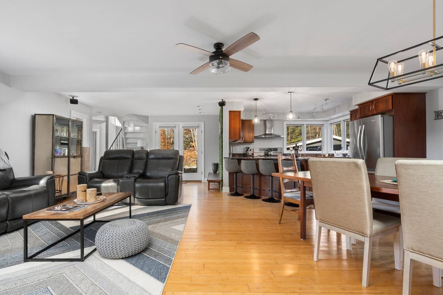 Wooded & quiet, but Downtown Spacious Home w/ Fire Pits, 4 Decks & lots of love