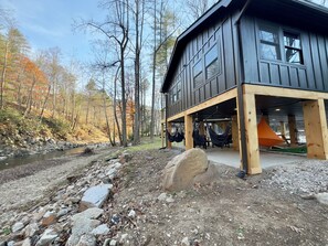 Exterior - Fun Creekside cabin- tubing, fishing, grilling! (Butler)