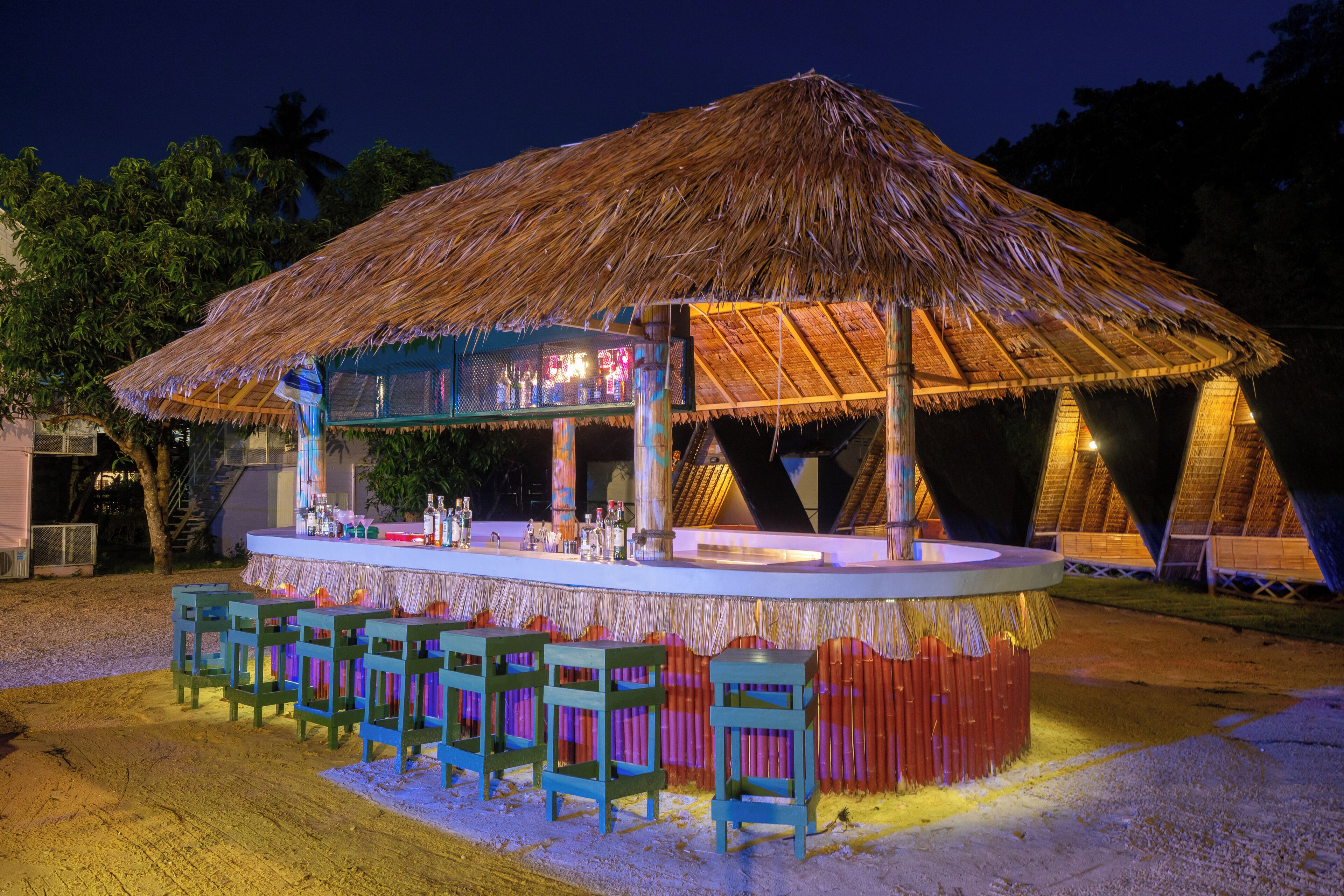 Bar en bord de piscine