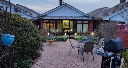 Palm Bay's Luxury Bungalow-Self Check In & Parking