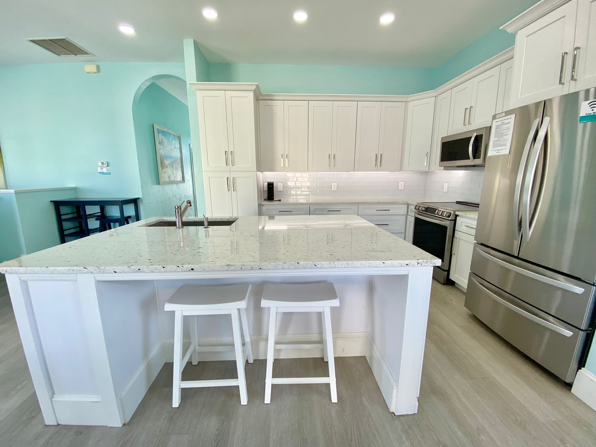 Shore Thing - gorgeous home with lots of space, one short block from the beach!