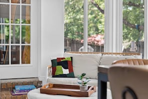 Interior - Joy House: Stylish Stay in Central Fayetteville (Fayetteville)
