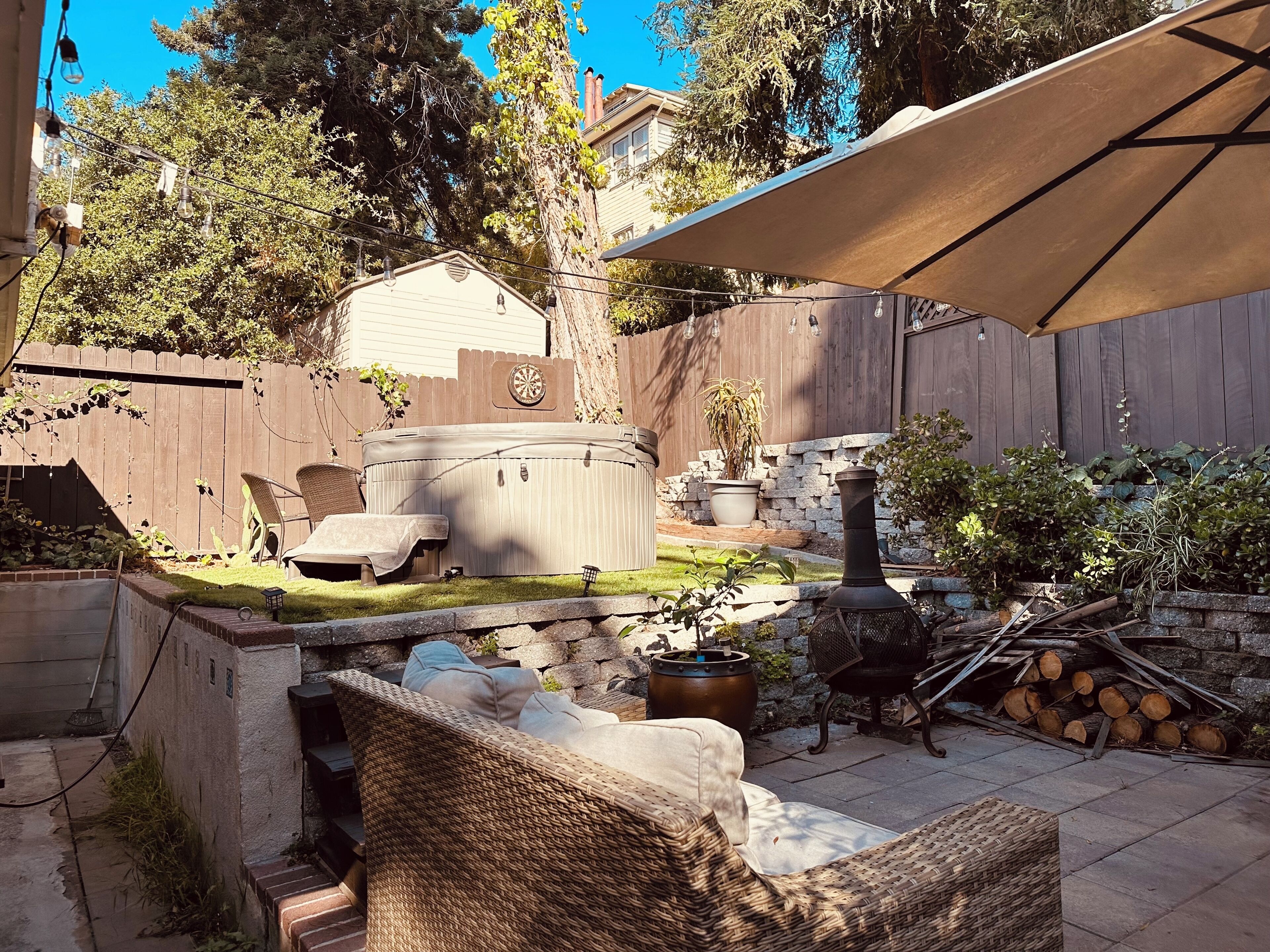 Lovely 2 bedroom paradise apartment with  hot tub near Lake Merritt 