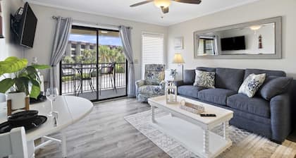 Updated for Couples Enjoyment - Oceanfront Resort - Full Access to Beach - A110