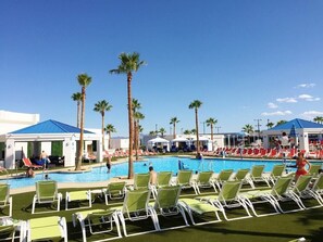 Outdoor pool - Westgate Las Vegas Resort Casino & Sports Book (Las Vegas)