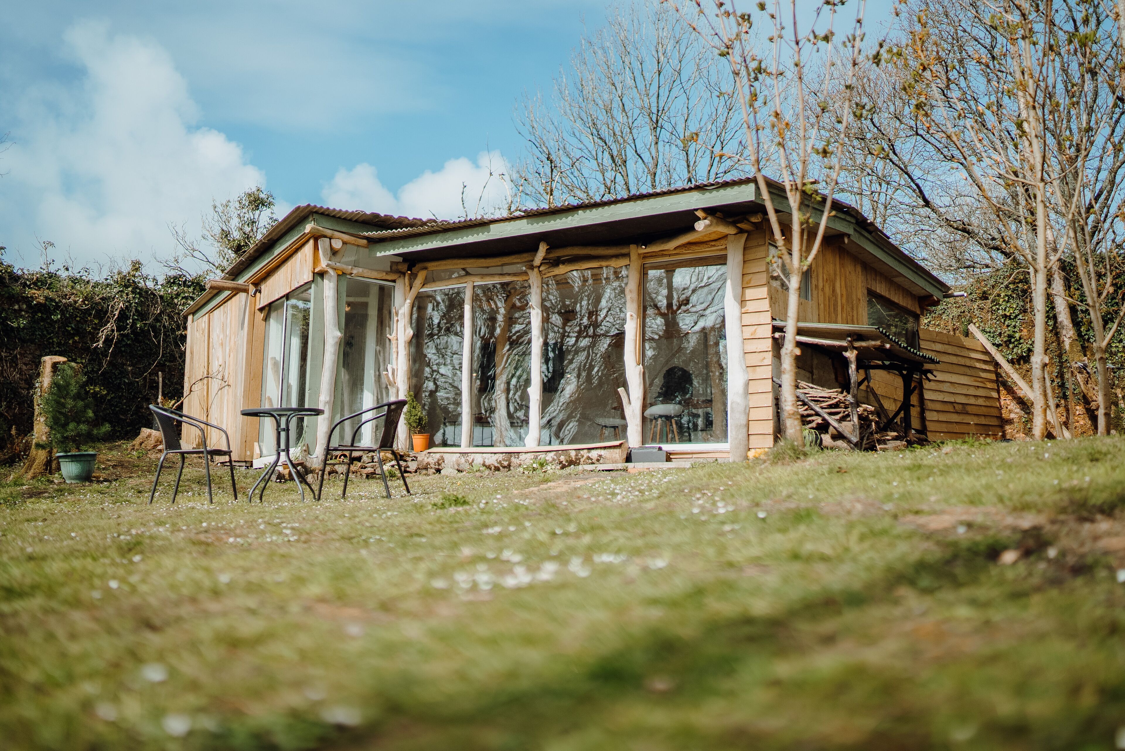 Sculpted Log Cabin in the grounds of Begelly House
