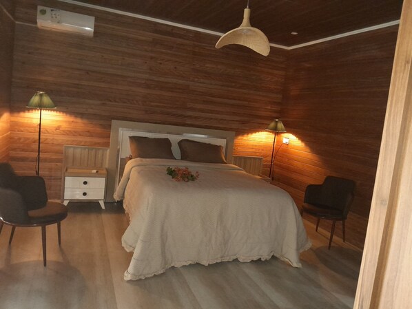 1 Schlafzimmer, BĂŒgeleisen/BĂŒgelbrett, kostenloses WLAN, BettwĂ€sche