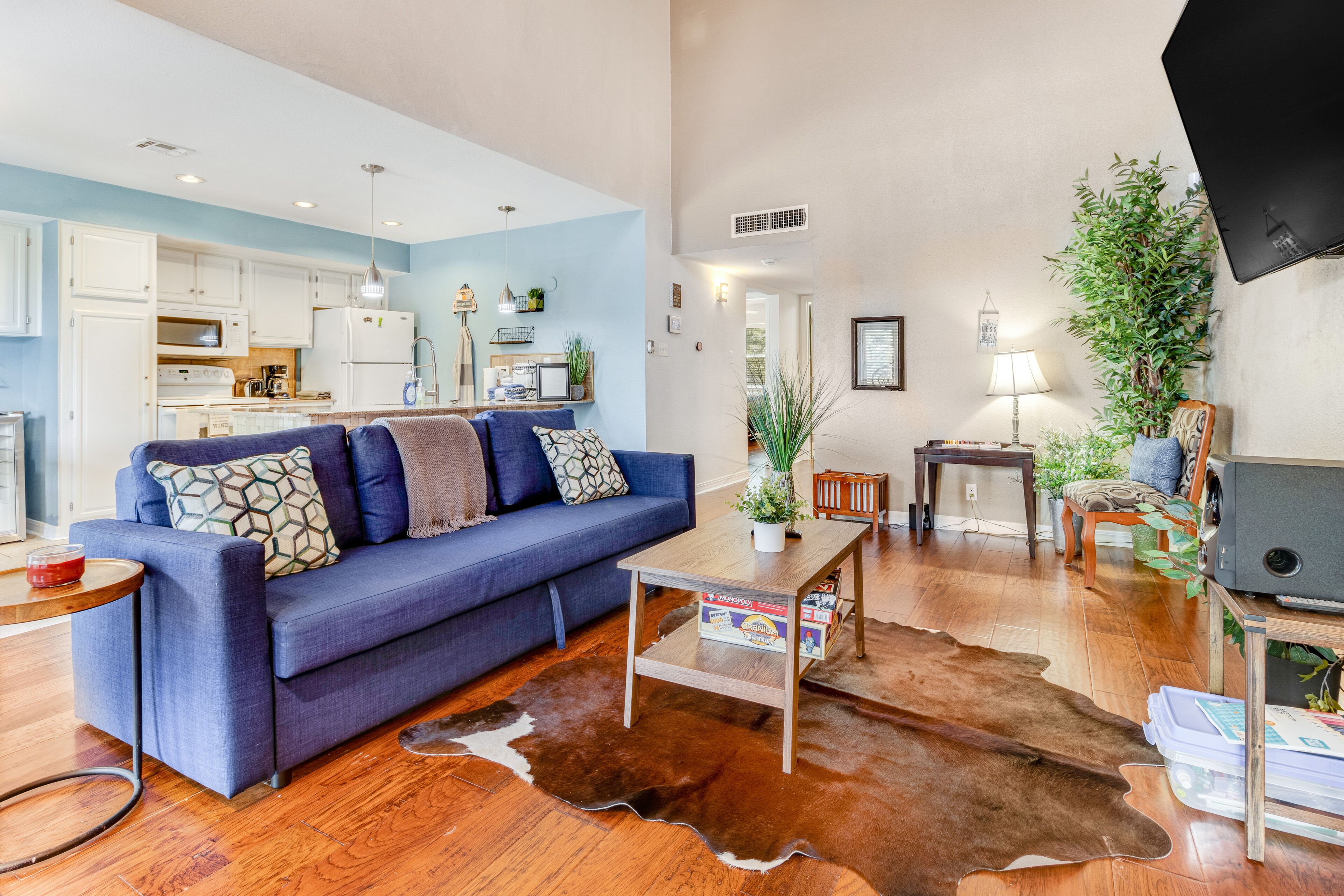 Lovely condo with central AC, private balcony & washer/dryer