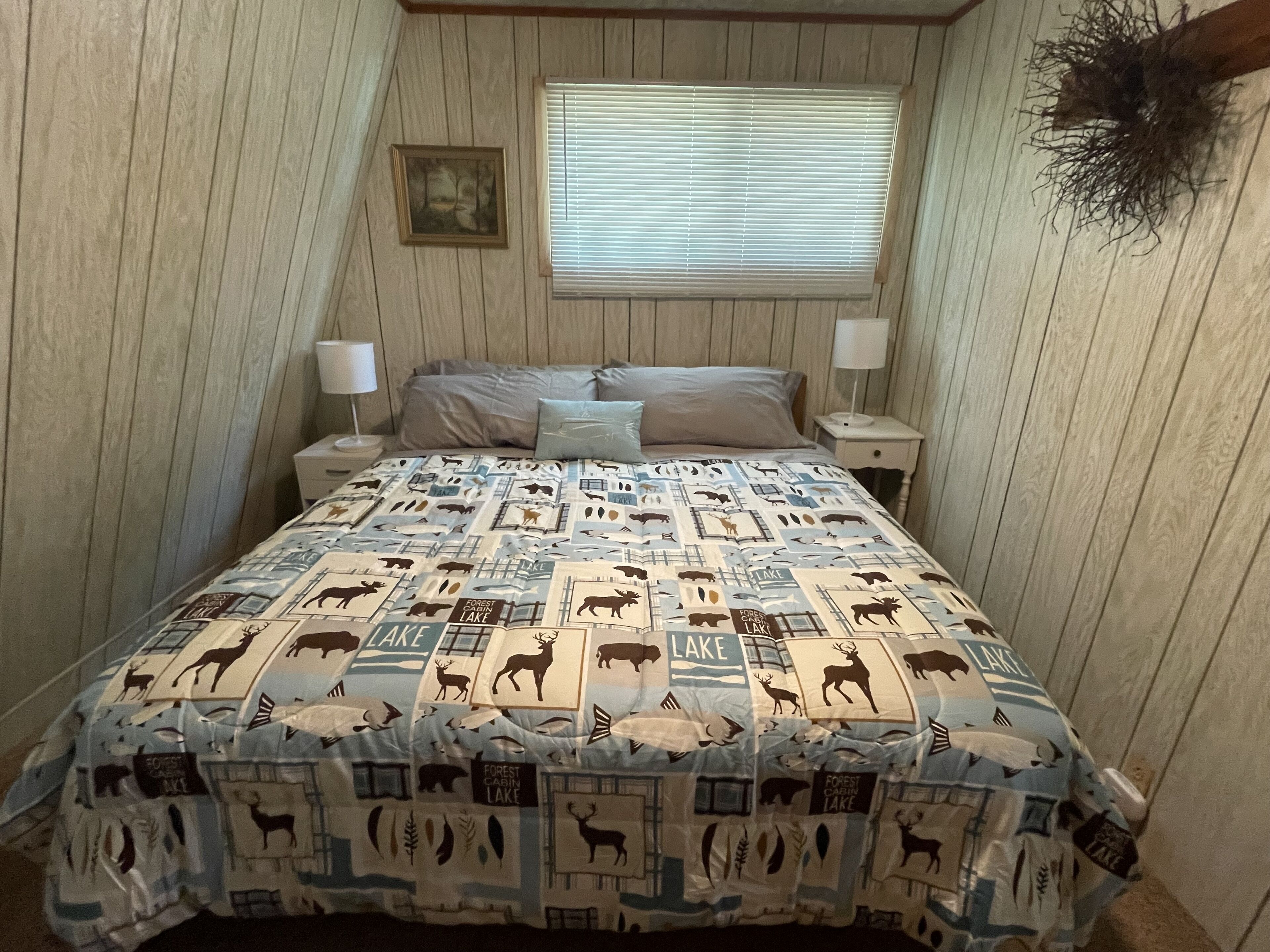 Tranquil 2 Bedroom Getaway on Private Lake