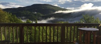 Morning Glory Cottage - Amazing Mountain Views with Total Privacy!