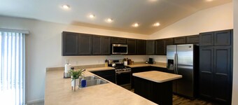 LAST MINUTE AVAILABILITY- Near Eastport, Sawgrass & Brownwood. Bring your dog 🐶