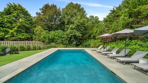 Casa, varias camas (Hog Creek Breeze) | Alberca | Alberca al aire libre y alberca climatizada