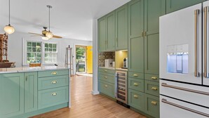 House, Multiple Beds (Shinnecock Cottage Chic) | Private kitchen - Shinnecock Cottage Chic (Southampton)