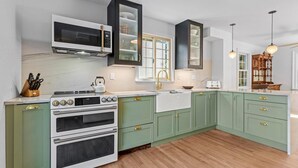 House, Multiple Beds (Shinnecock Cottage Chic) | Private kitchen - Shinnecock Cottage Chic (Southampton)